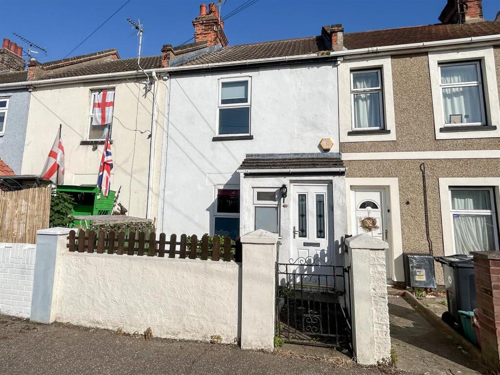 2-bed terraced on Warwick Road, Clacton-On-Sea, £165,000