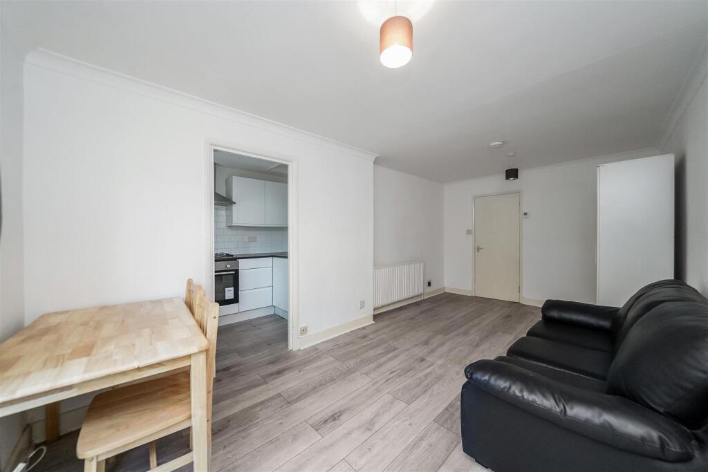 Apartment in London, Hornsey Park, Hornsey - View 3