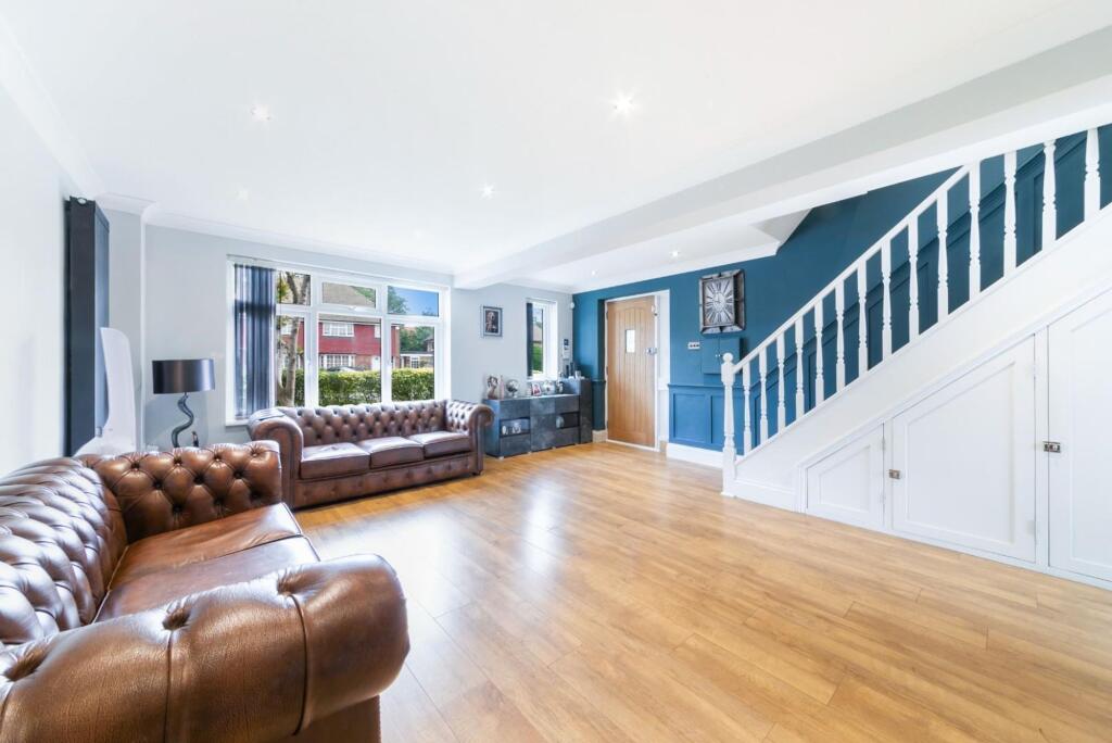 House in Epsom and Ewell, West Ewell - More