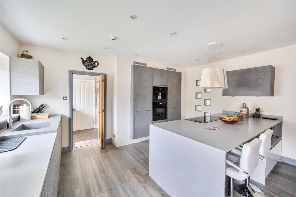 Domus Drive, Shepton Mallet, Somerset, BA4 photo 5