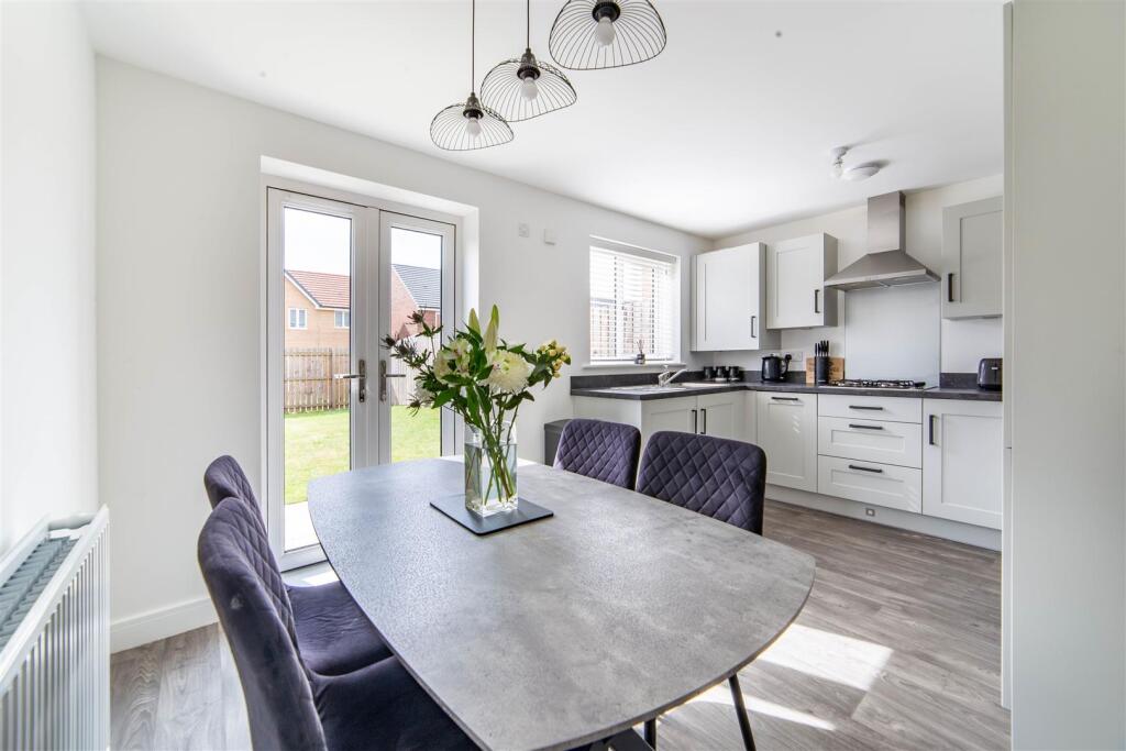 House in Newcastle upon Tyne, Brunton Rise, Hazlerigg Village - View 4