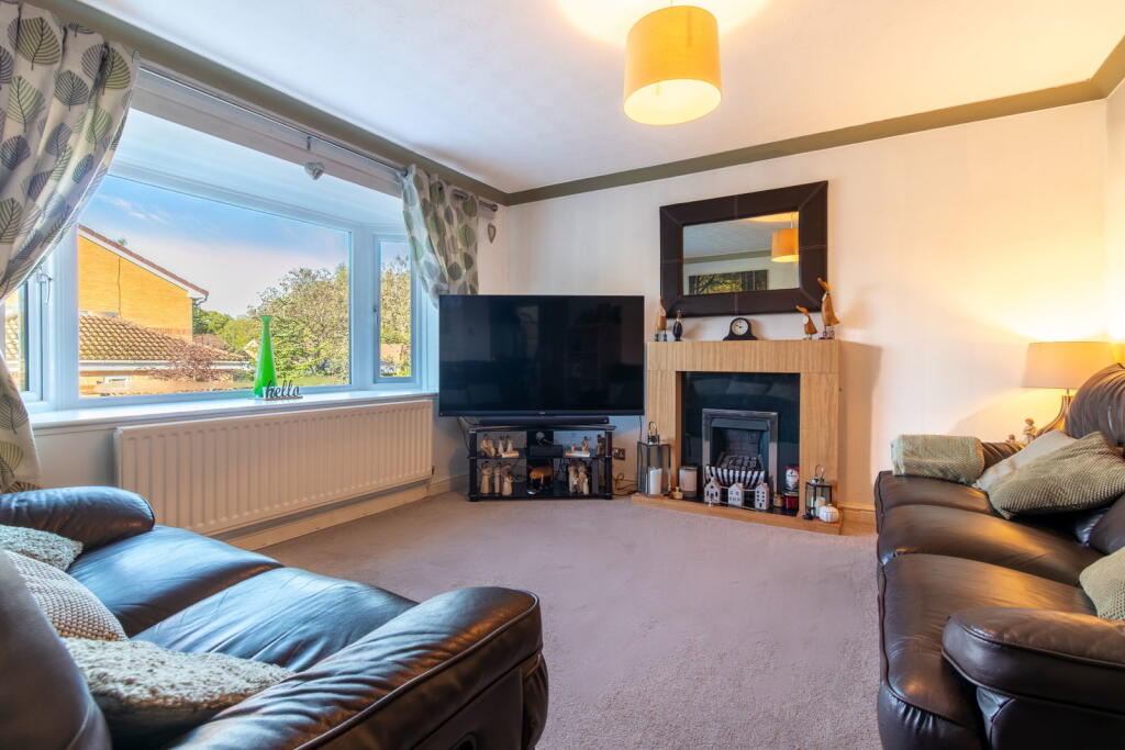 House in Chorley, Clayton-le-Woods - More