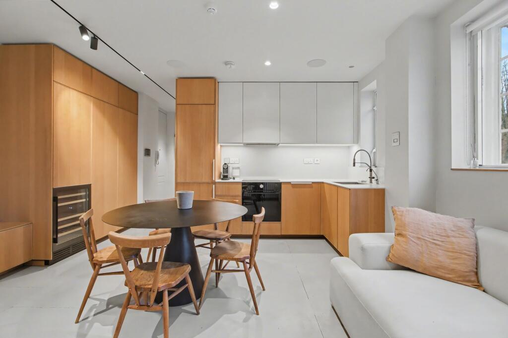 Apartment in London - View 3