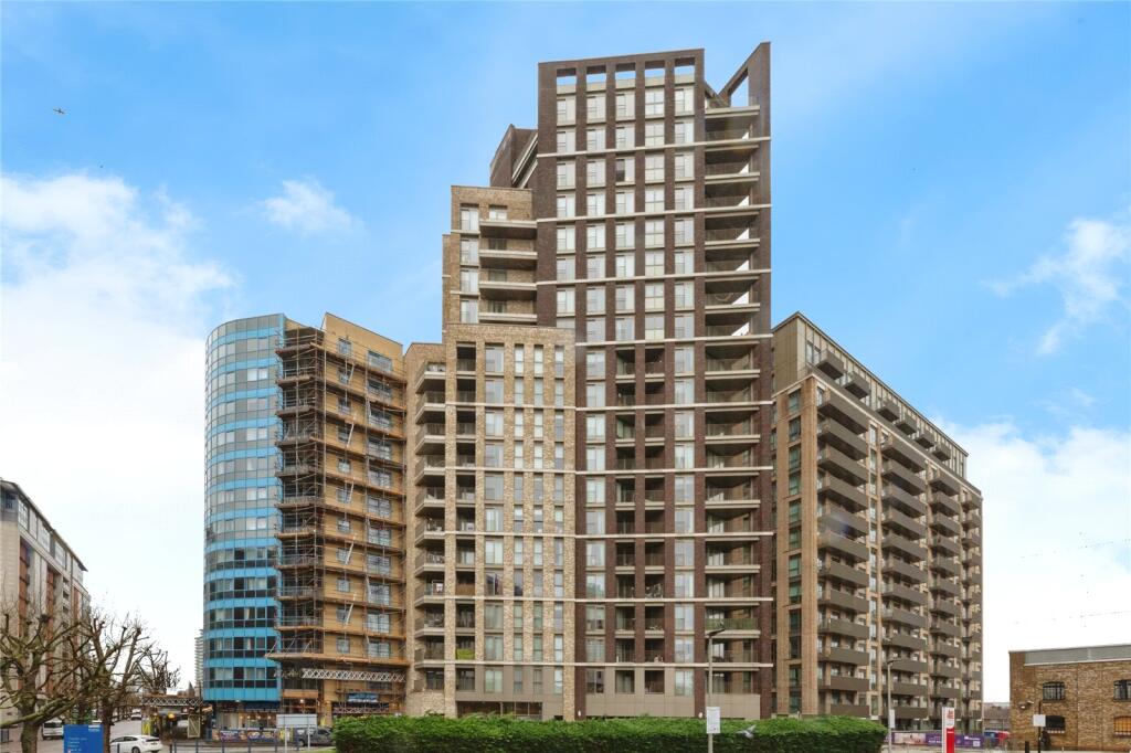 Main image of property: Royal Docks West, 12 Western Gateway, Excel/Docklands, E16