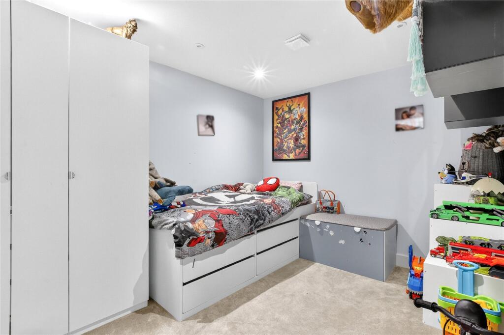 Apartment in Bracknell - More