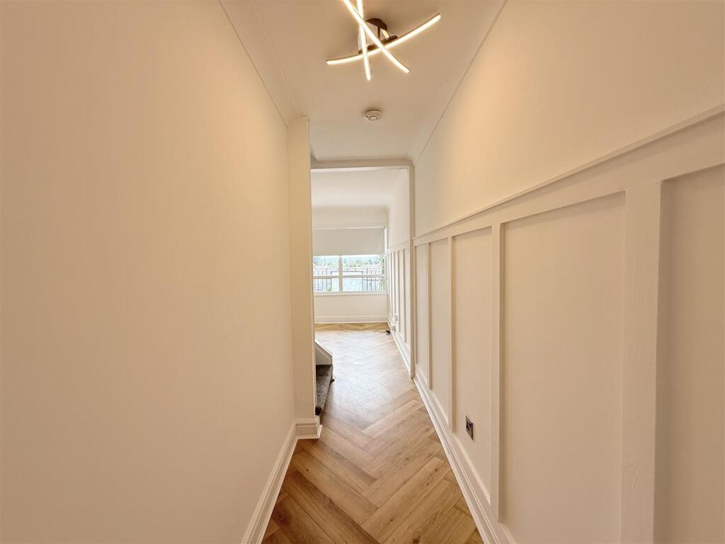 Apartment in Glasgow, West Dunbartonshire - View 5