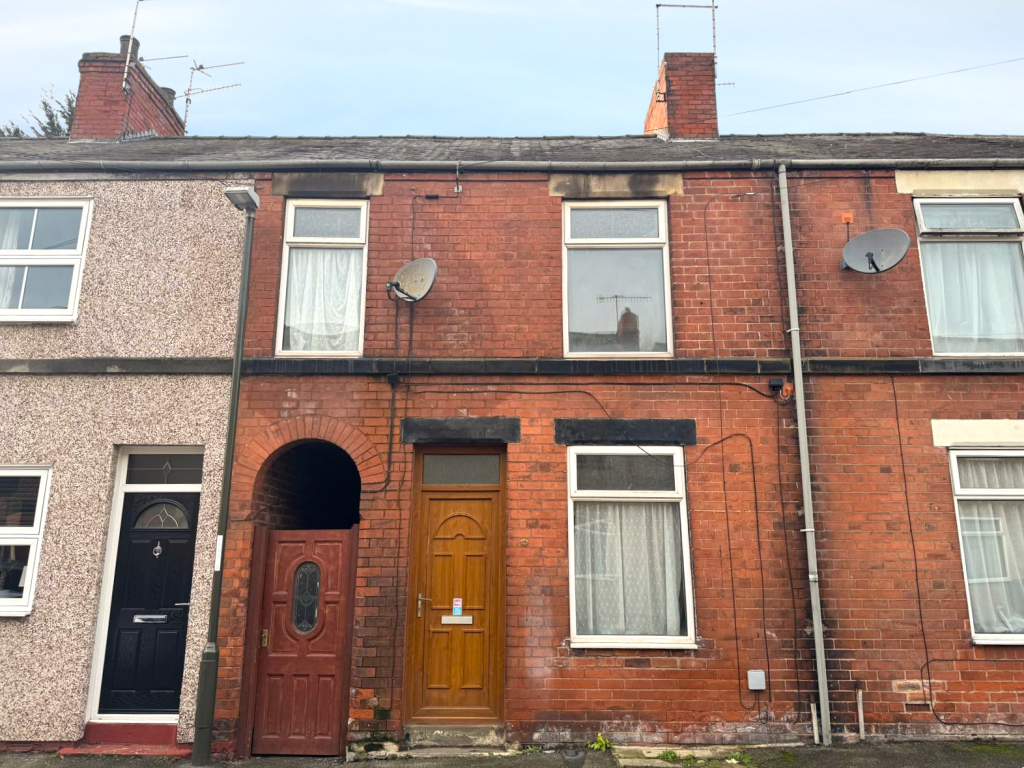 Main image of property: 16 New Hall Road, Chesterfield, Derbyshire S40 1HE