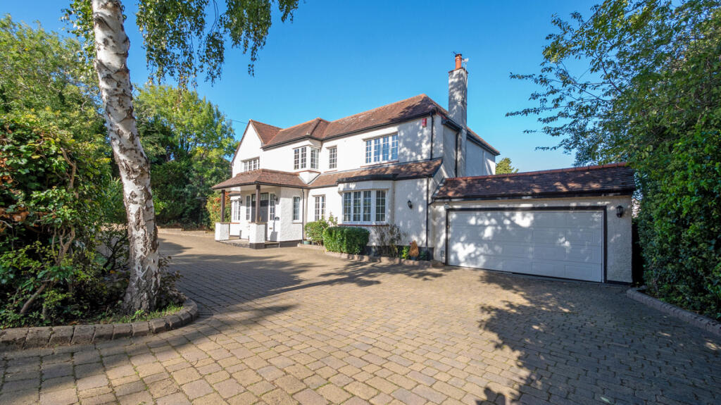 Main image of property: East Ridgeway, Cuffley, EN6