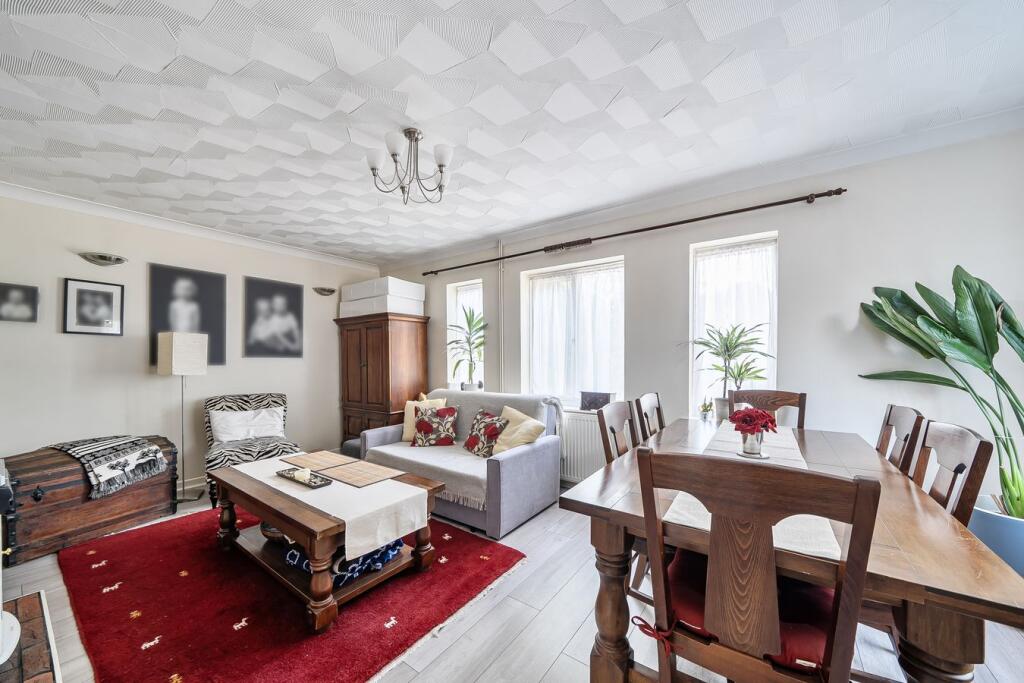 House in Southampton - More