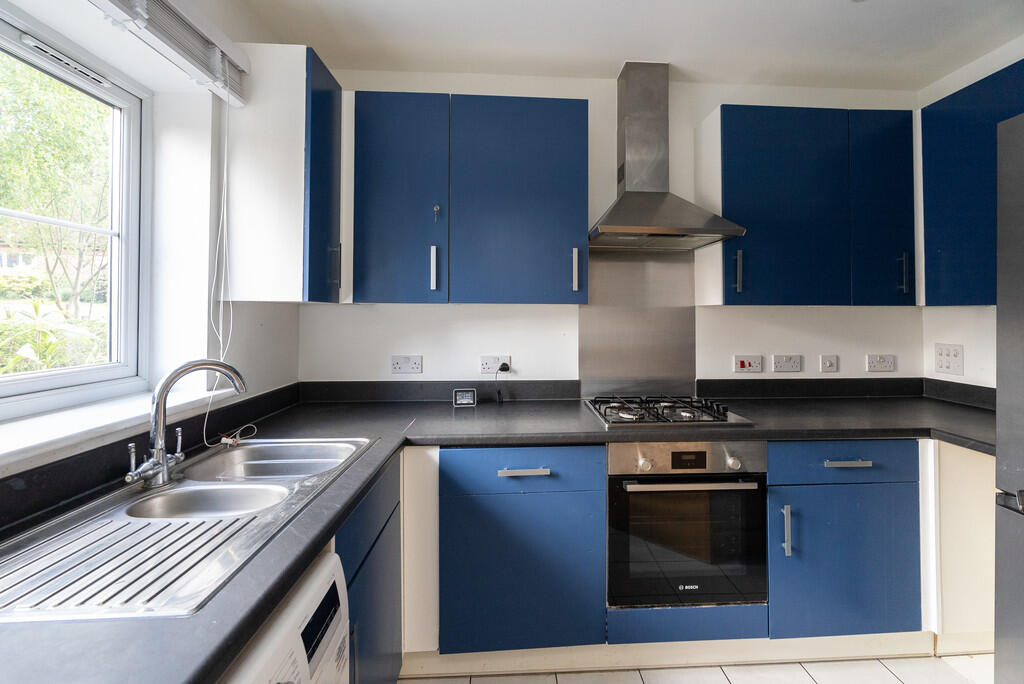 Marley Rise, Dorking photo 4