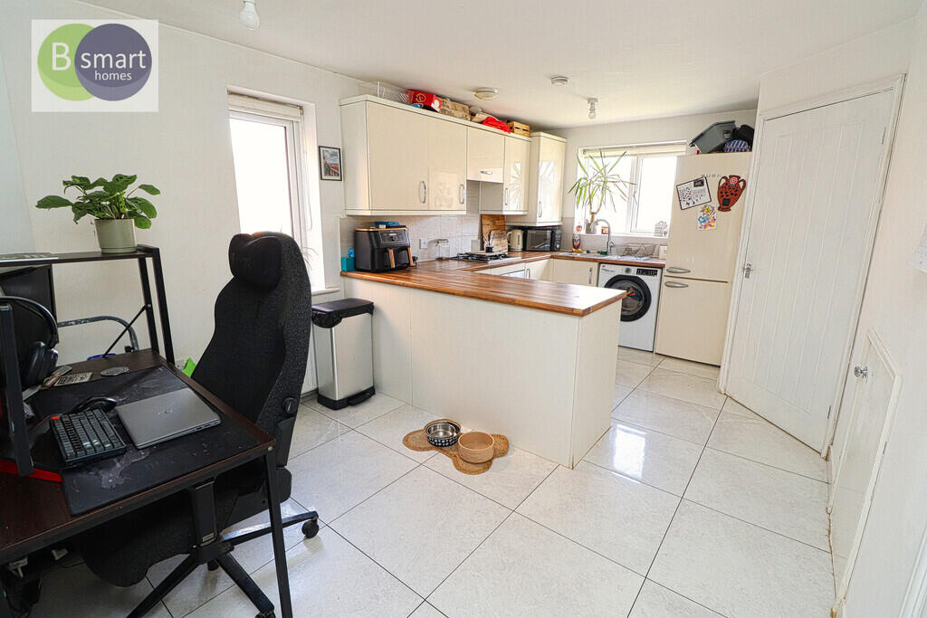 House in Rotherham, South Yorkshire - View 5