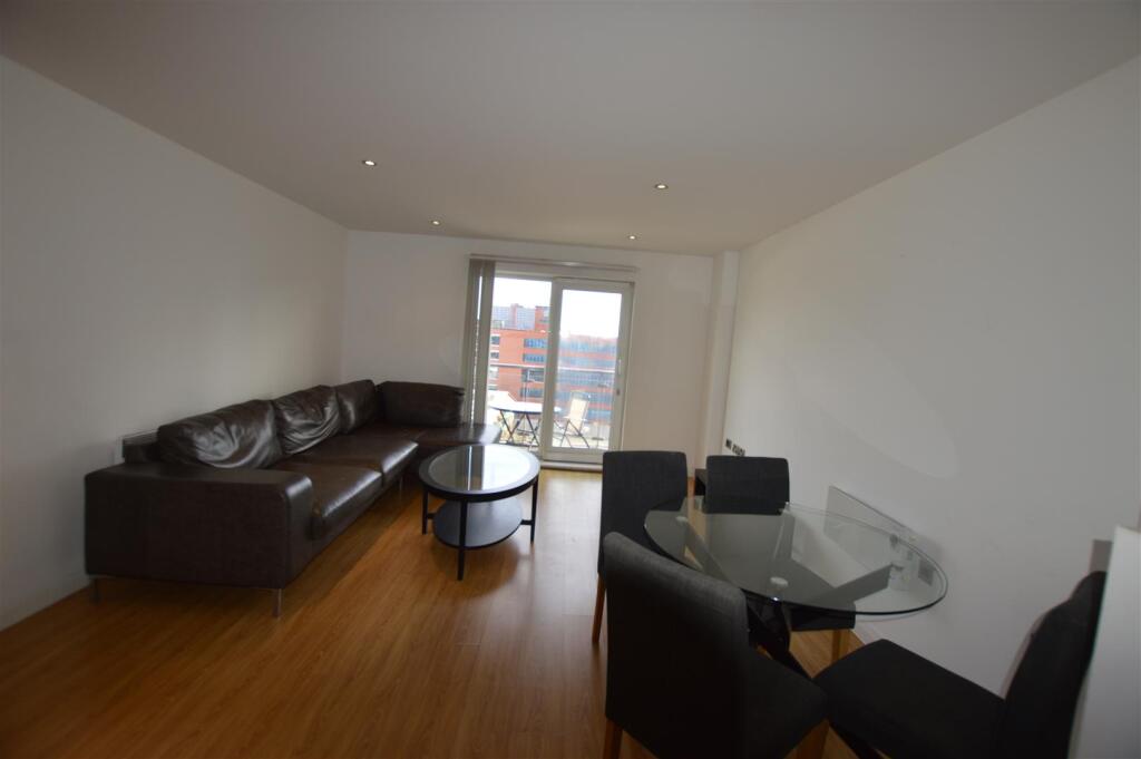 Apartment in Salford, Greater Manchester - More