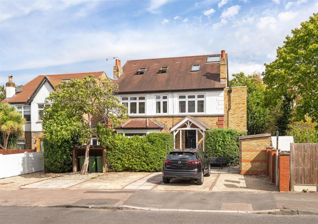 Apartment in London - View 3