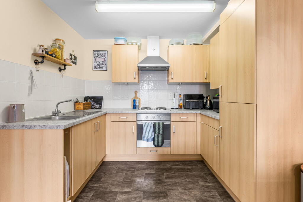 Apartment in Worcester - View 5