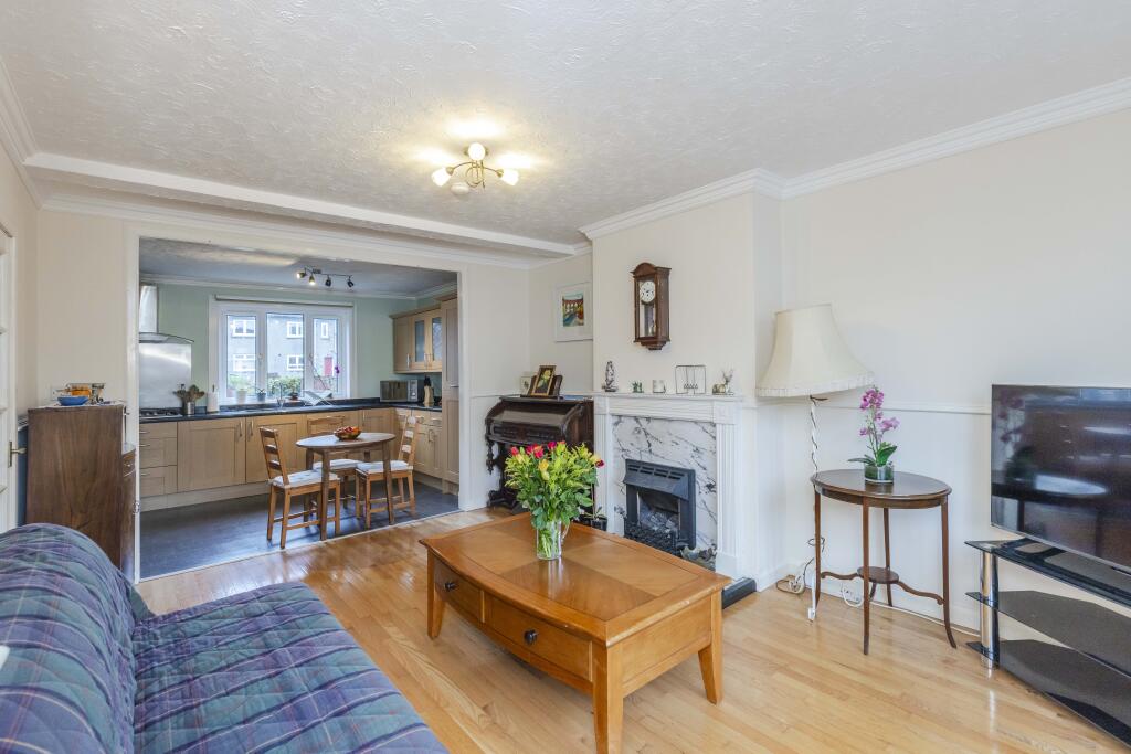 Easter Drylaw Avenue, Edinburgh, EH4 photo 2
