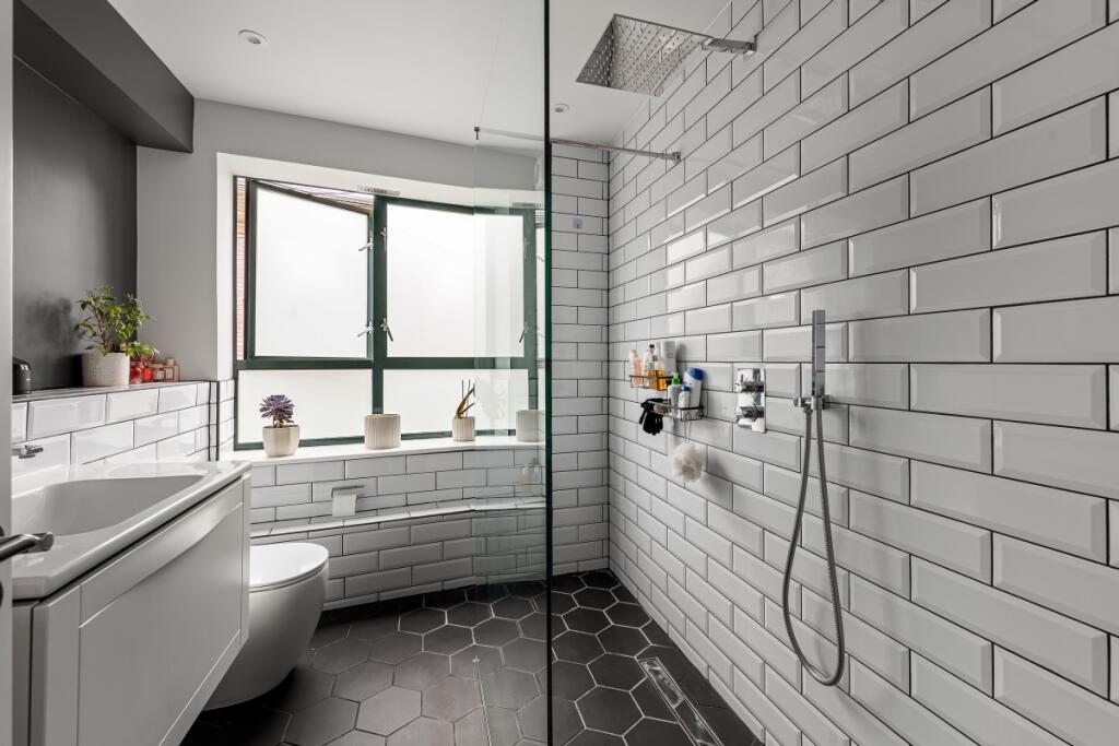 Apartment in London - More