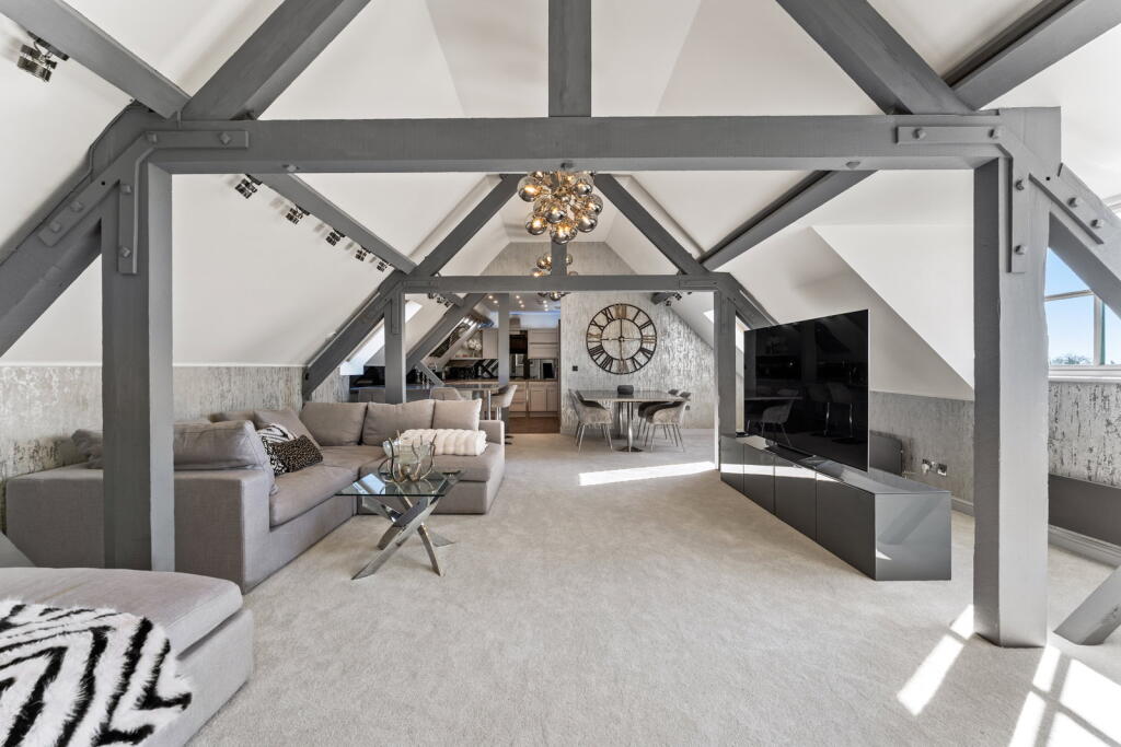 Kingswood Park, Manley, Frodsham, WA6 6EH photo 4