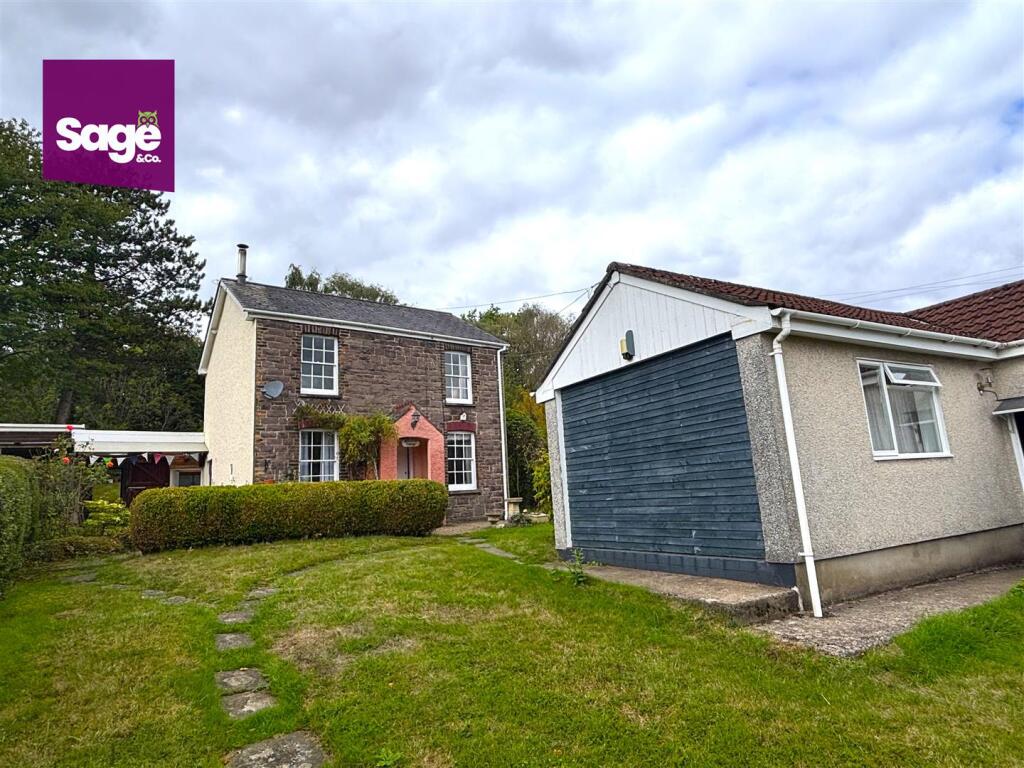 3 bedroom detached house for sale in Ty Coch Lane, Ty Coch, Cwmbran