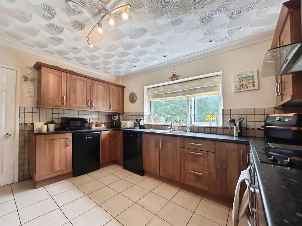 House in Cardiff, Llanharan - View 3