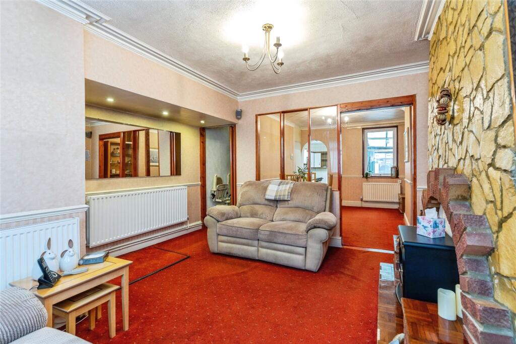 3-bed terraced on Barnsole Road, Gillingham, Kent, ME7, £200,000
