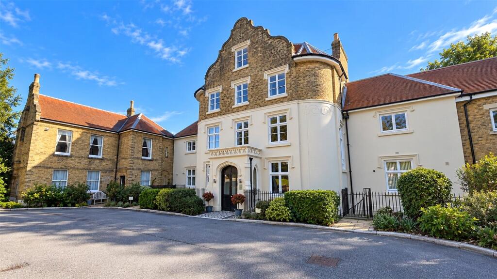 2-bed flat on Pegwell Road, Ramsgate, Kent, CT11, £340,000