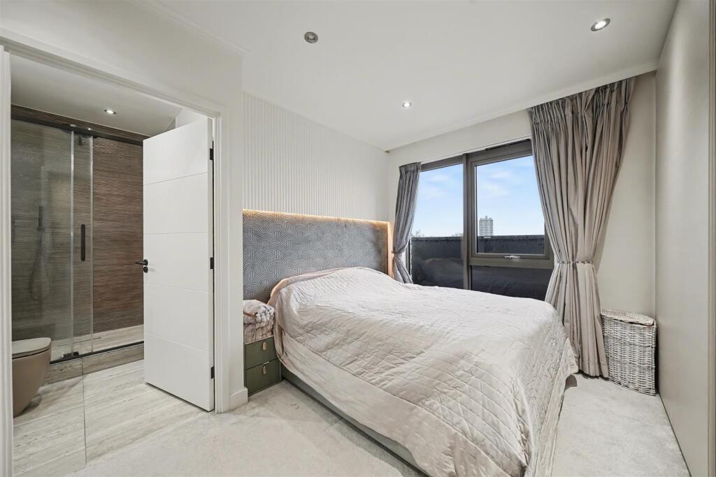 Apartment in London - More