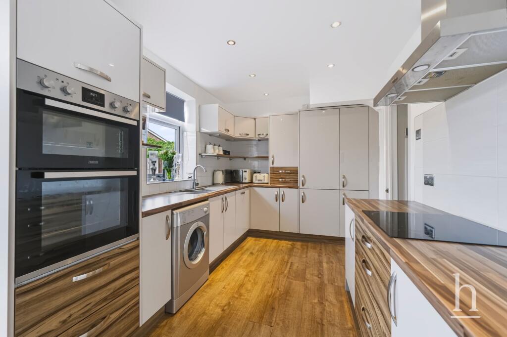 Coombe Road, Irby, CH61 photo 3