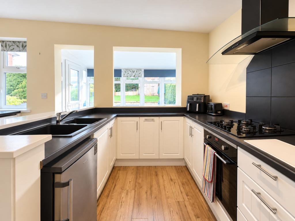 Westgate, Penistone, Sheffield, S36 6EU photo 3