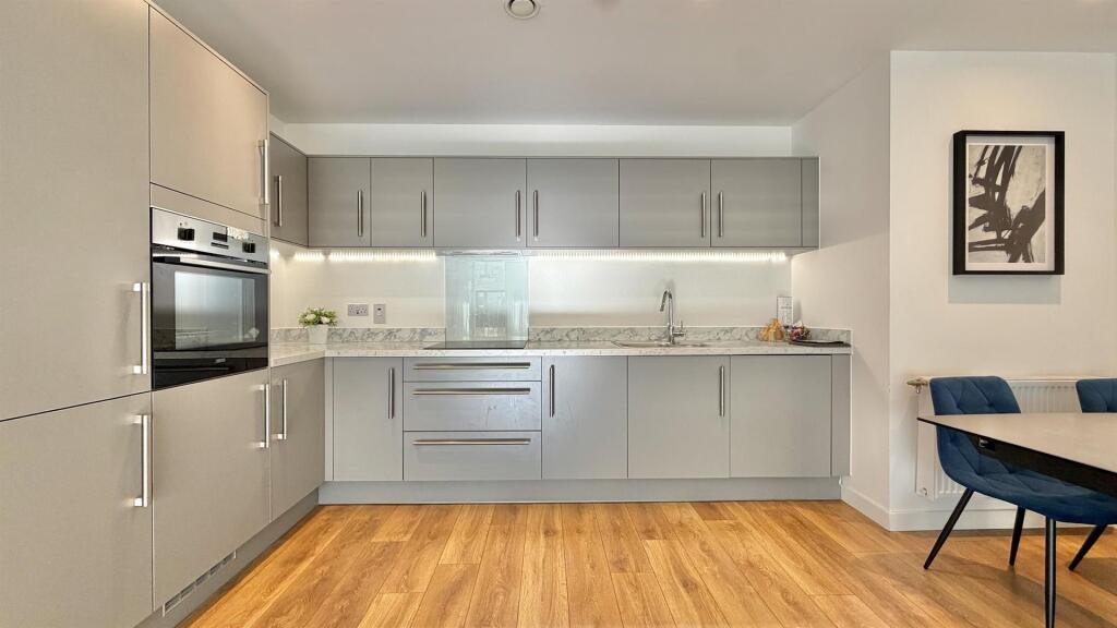 Apartment in London - View 2