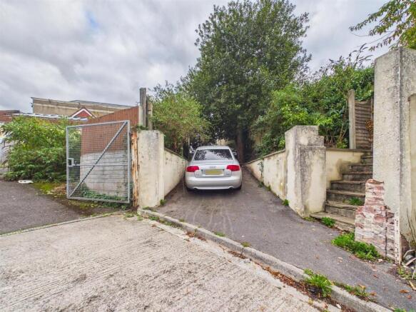 14 - Commercial Building for Auction, Kingswood, B