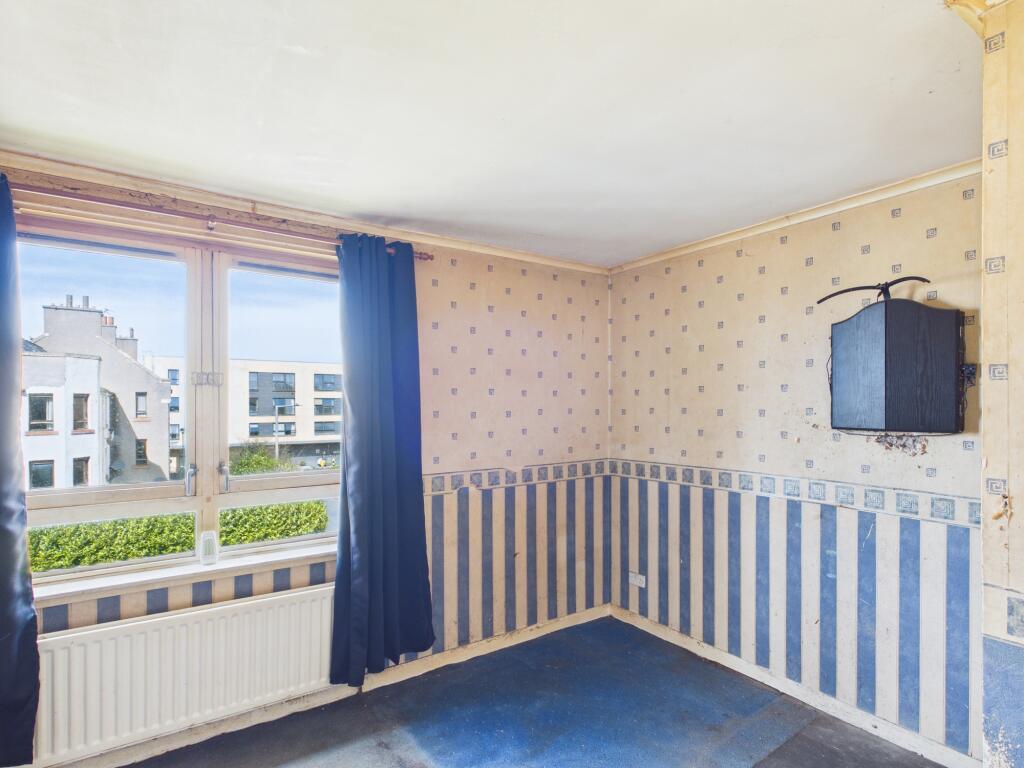 Apartment in Edinburgh, Granton and District - View 2