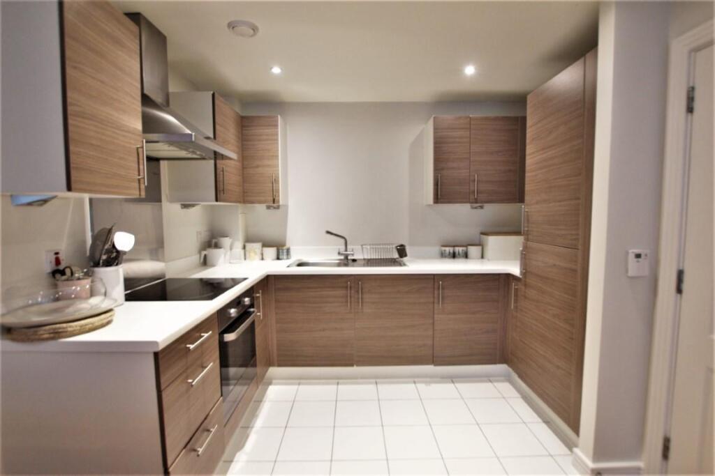 Merlin Heights, Hale Village, London, N17 photo 3