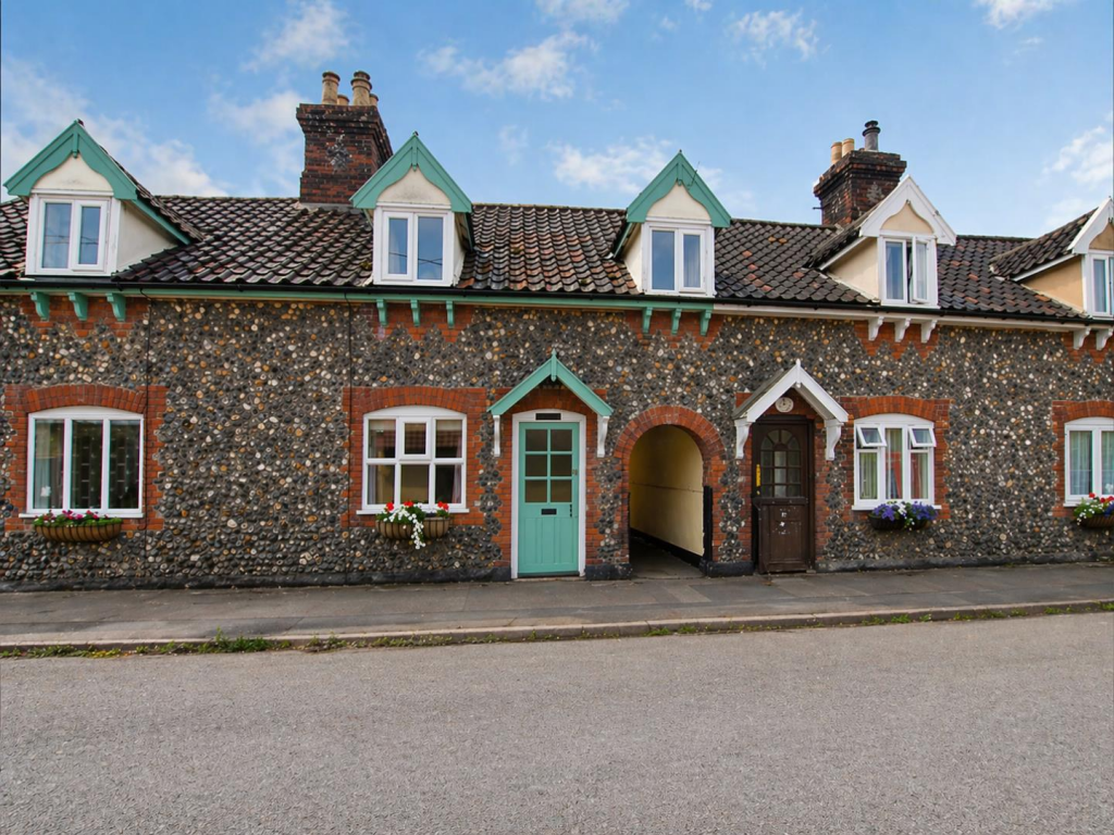 Main image of property: The Street, Pakenham