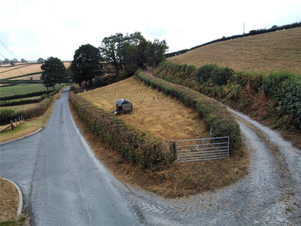 Oakley Park, Llanidloes, SY18 - View 4