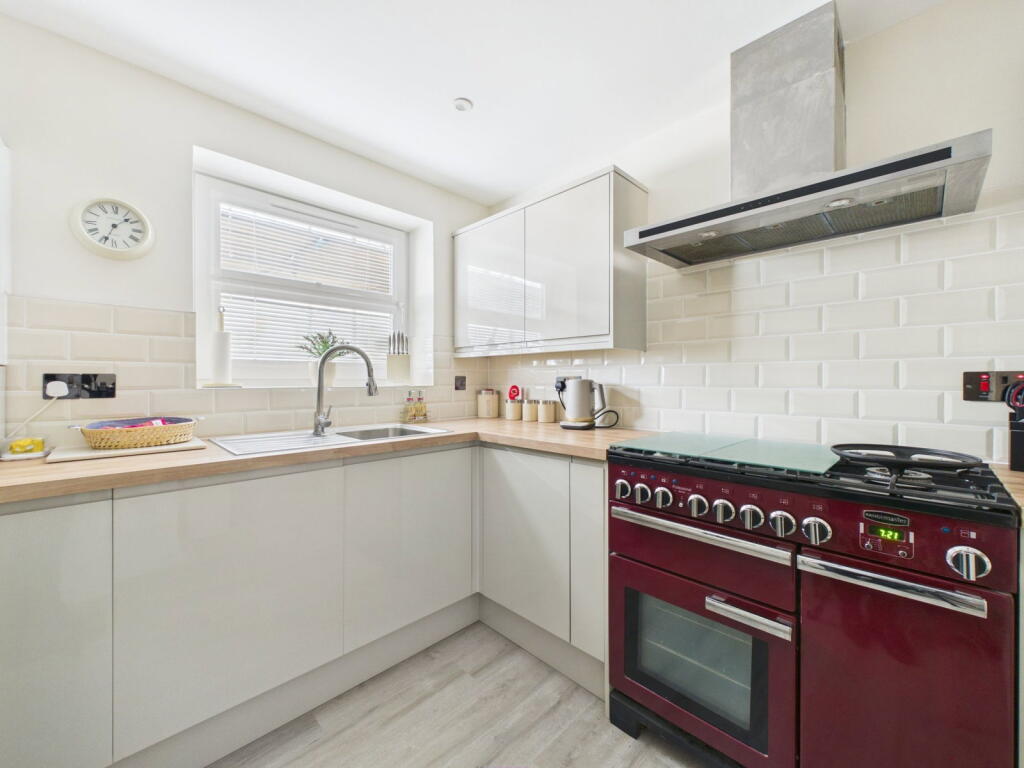 Apartment in Worthing, West Sussex - View 5