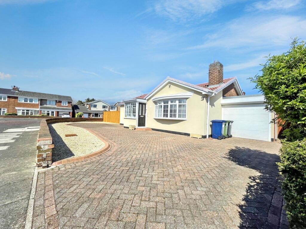 2-bed bungalow on Meldon Avenue, Harton, South Shields, Tyne and Wear, NE34 0EL, £360,000
