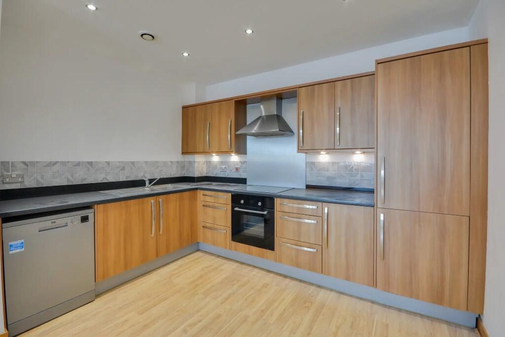 Apartment in Wirral, Liverpool City Region - View 5