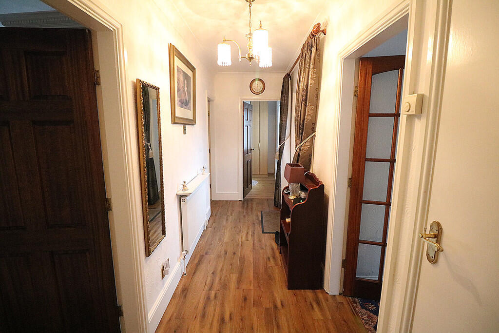 Park Drive, Westwoodside photo 2