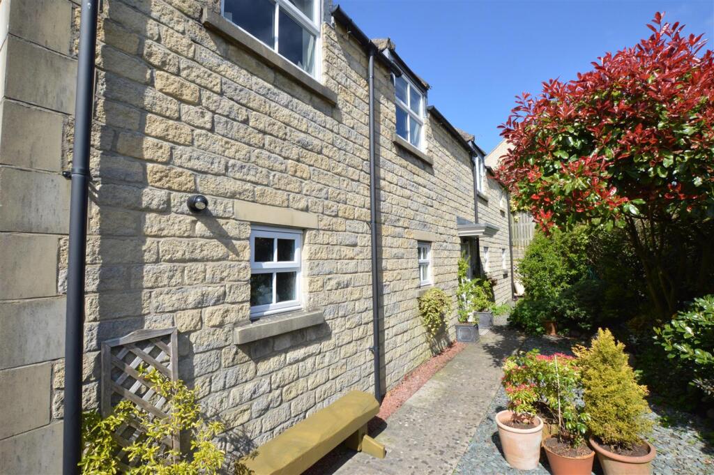 Main image of property: Dale Grove, Leyburn