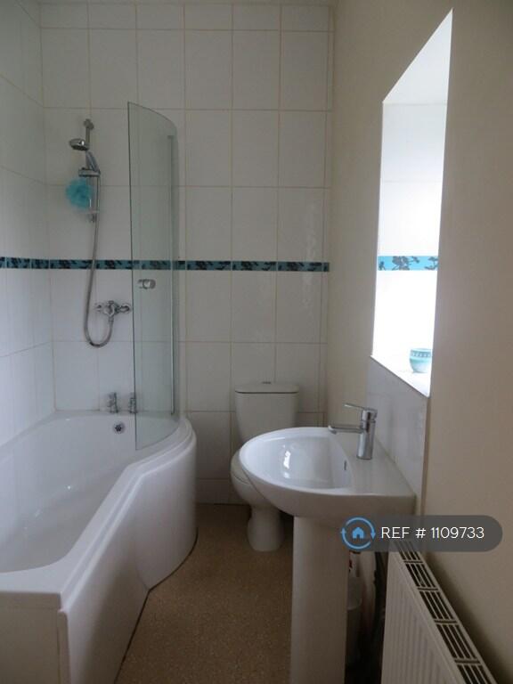 House in Wakefield - View 5