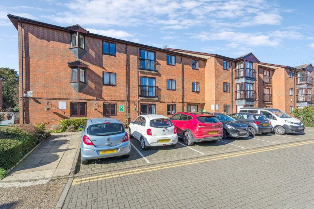 Main image of property: Bancroft, Hitchin, SG5