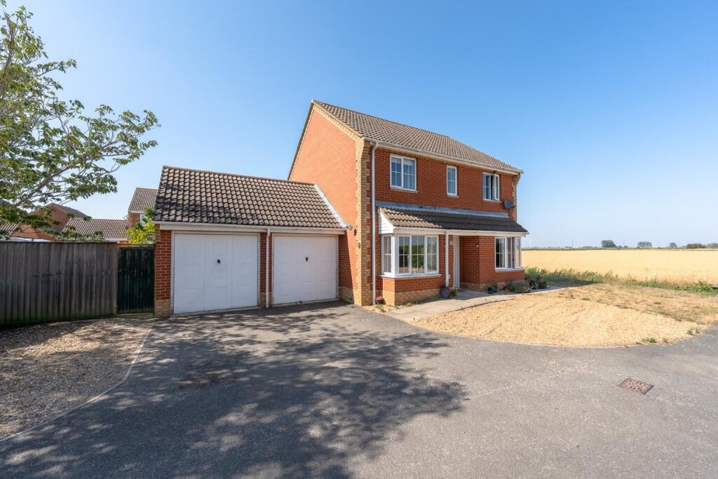 4-bed detached on Drovers Close, Ramsey Mereside, Ramsey, Huntingdon, Cambridgeshire, PE26 2UH, £340,000
