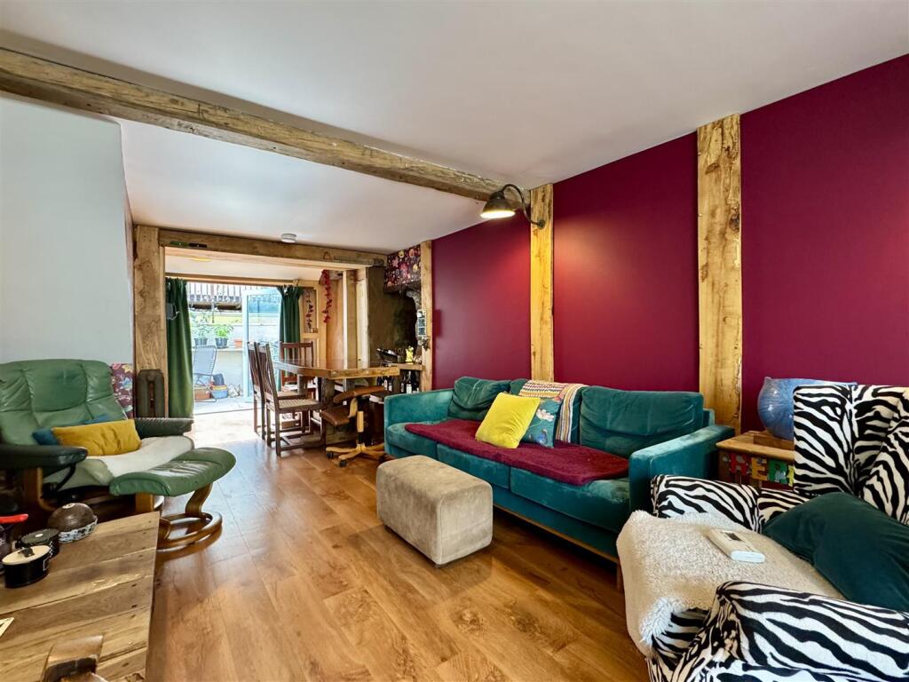 House in Newport - View 4