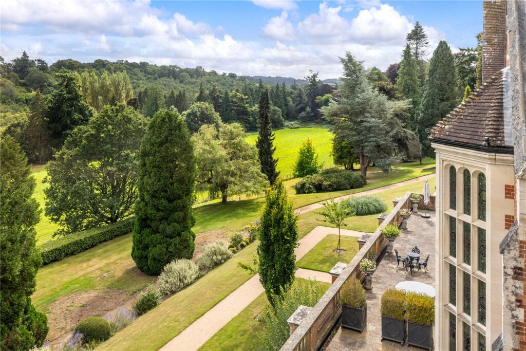 Snowdenham Hall, Snowdenham Lane, Bramley, Guildford, GU5 - View 2