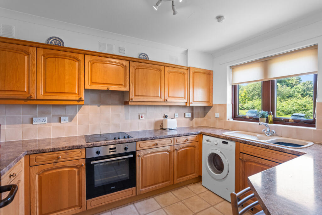 Ballantrae Crescent, Newton Mearns photo 4