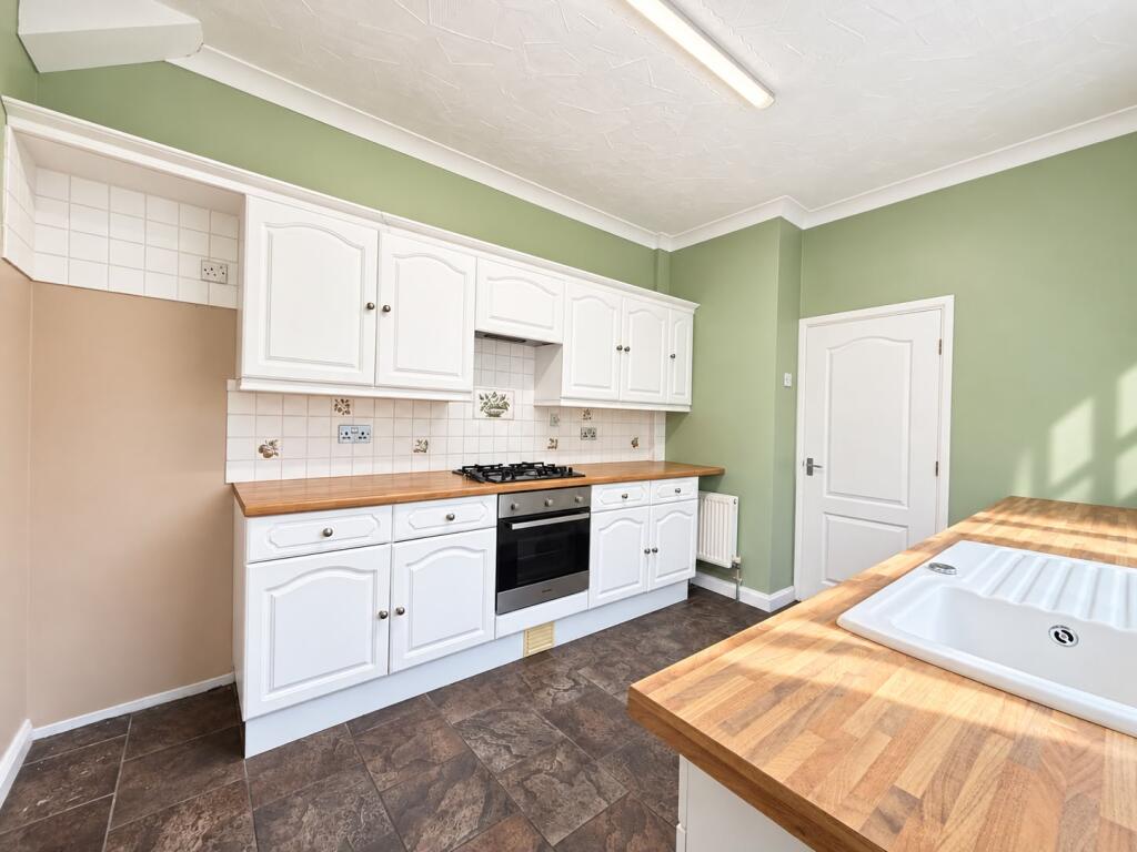 House in Clydach, Swansea - More
