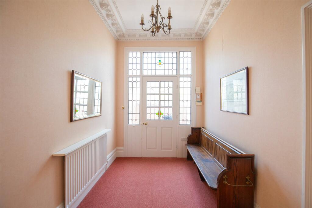 Henleaze Gardens, Bristol, BS9 photo 4