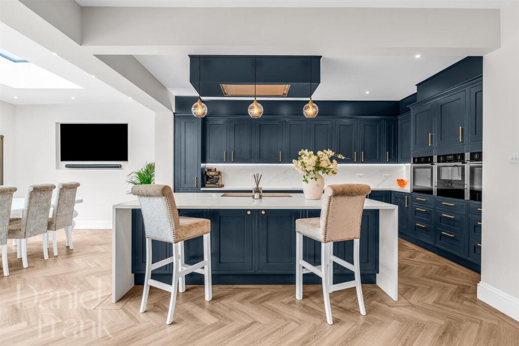Algers Road, Loughton - View 3