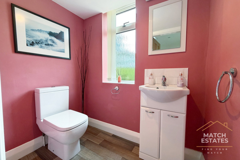 House in Folkestone, Morehall - More
