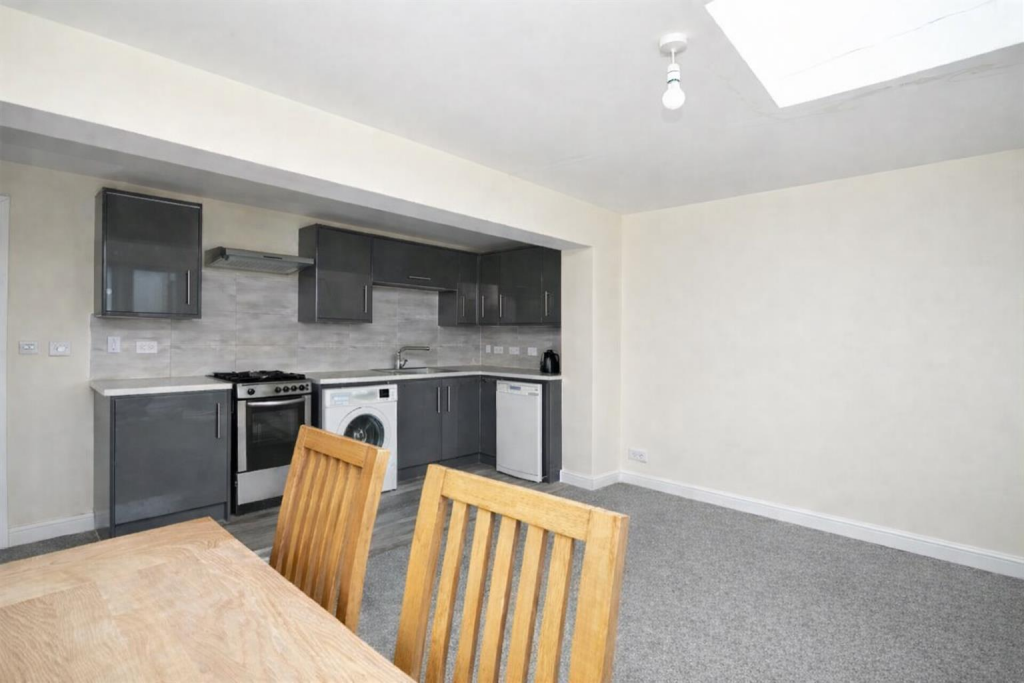 Lynde Close, Hartcliffe, Bristol - More